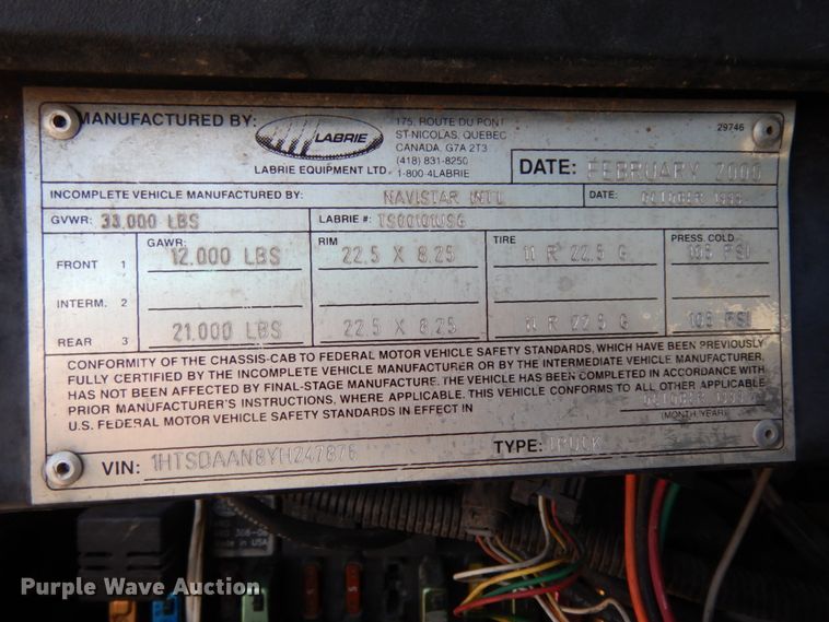 image for item DM2814 2000 International 4900  flatbed truck