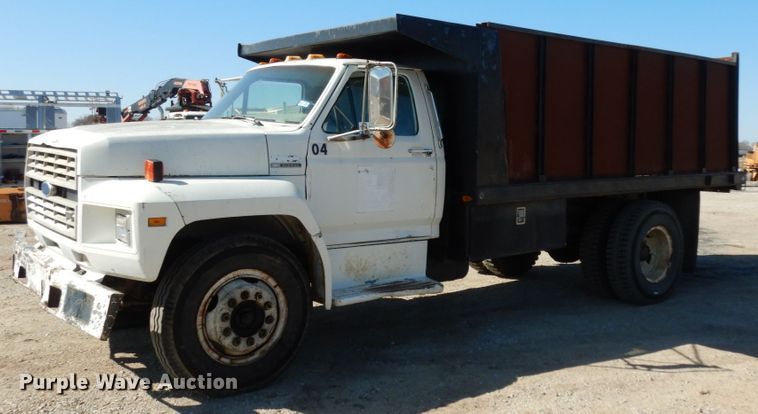 image for item DM2816 1990 Ford F700  dump truck