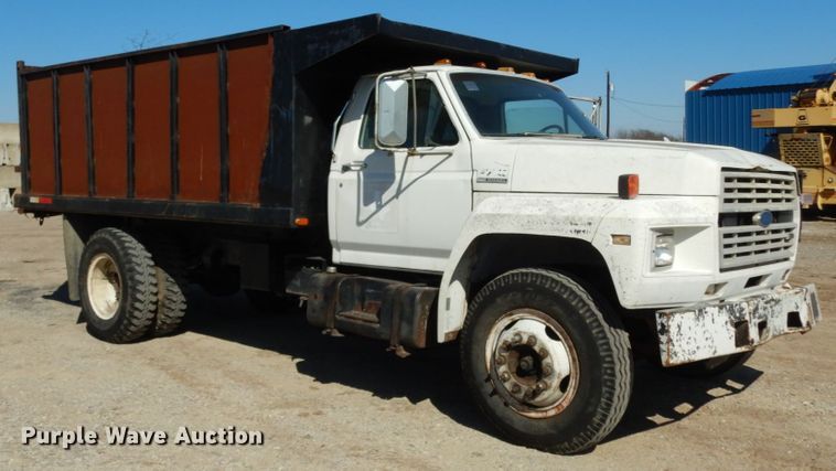 image for item DM2816 1990 Ford F700  dump truck