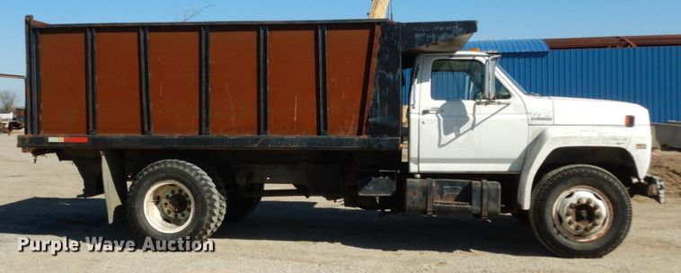 image for item DM2816 1990 Ford F700  dump truck