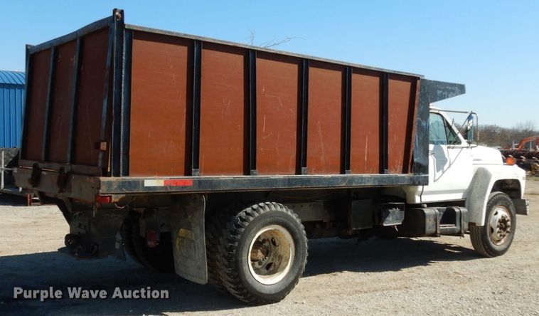image for item DM2816 1990 Ford F700  dump truck