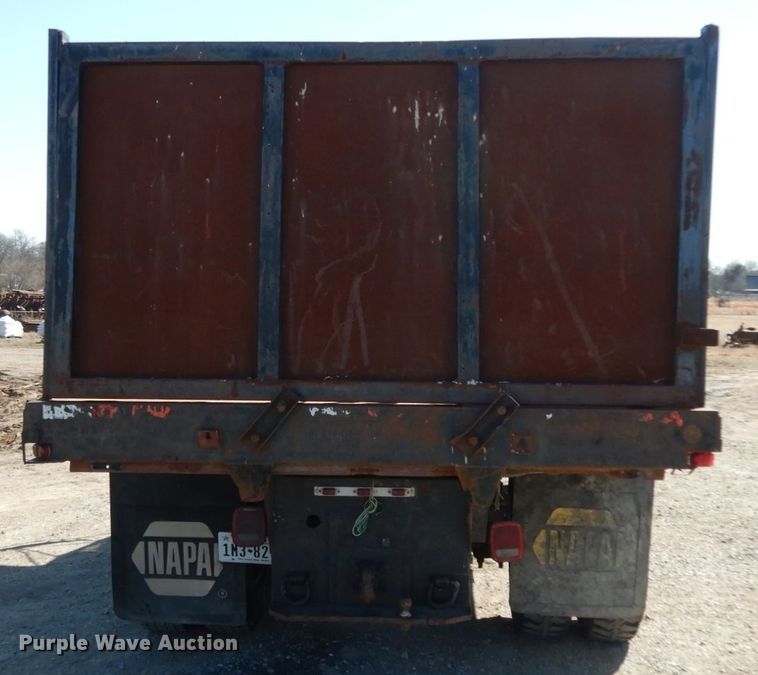 image for item DM2816 1990 Ford F700  dump truck