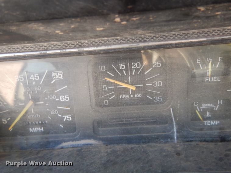 image for item DM2816 1990 Ford F700  dump truck