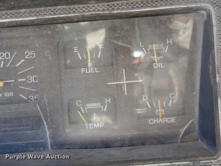 image for item DM2816 1990 Ford F700  dump truck