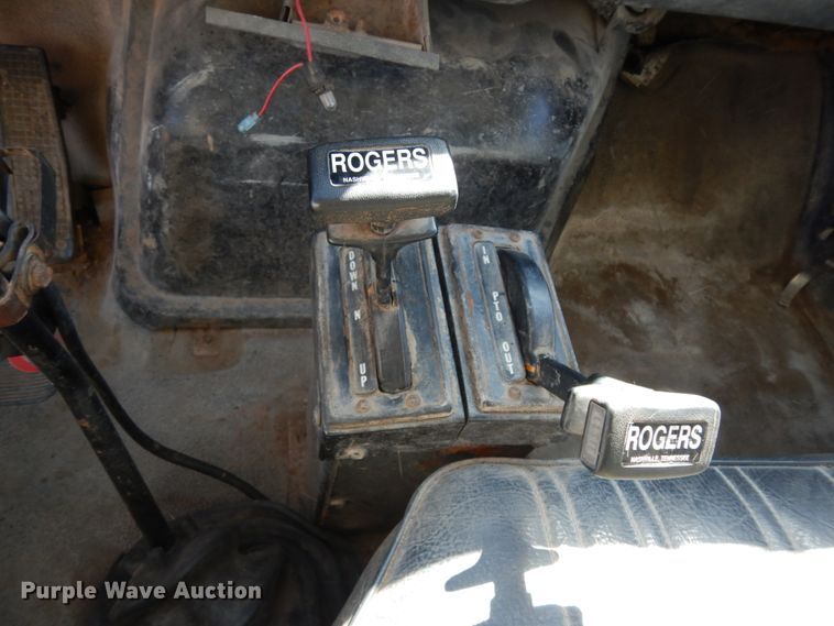 image for item DM2816 1990 Ford F700  dump truck