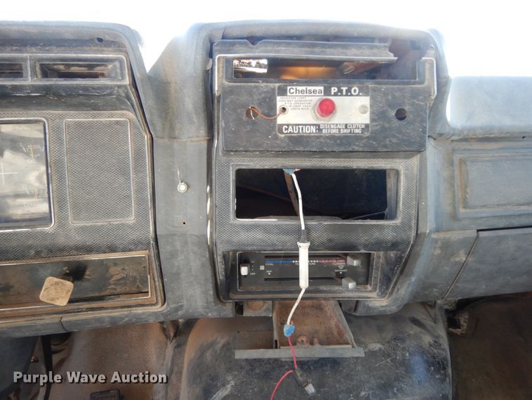 image for item DM2816 1990 Ford F700  dump truck