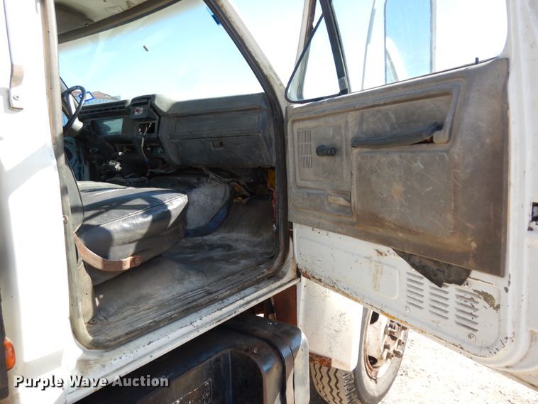 image for item DM2816 1990 Ford F700  dump truck