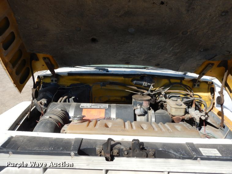 image for item DM2816 1990 Ford F700  dump truck