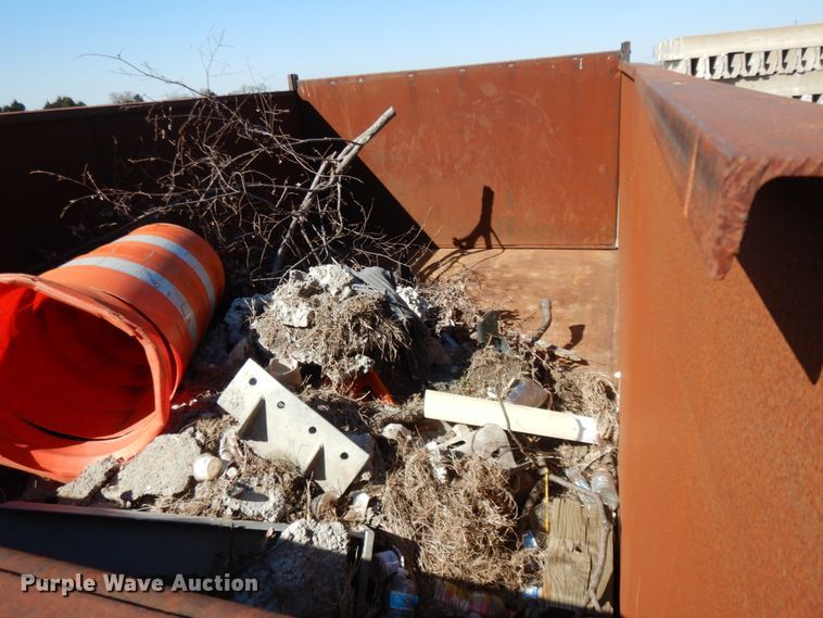 image for item DM2816 1990 Ford F700  dump truck