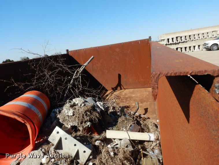 image for item DM2816 1990 Ford F700  dump truck