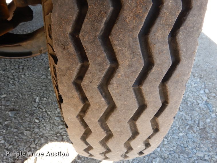 image for item DM2816 1990 Ford F700  dump truck