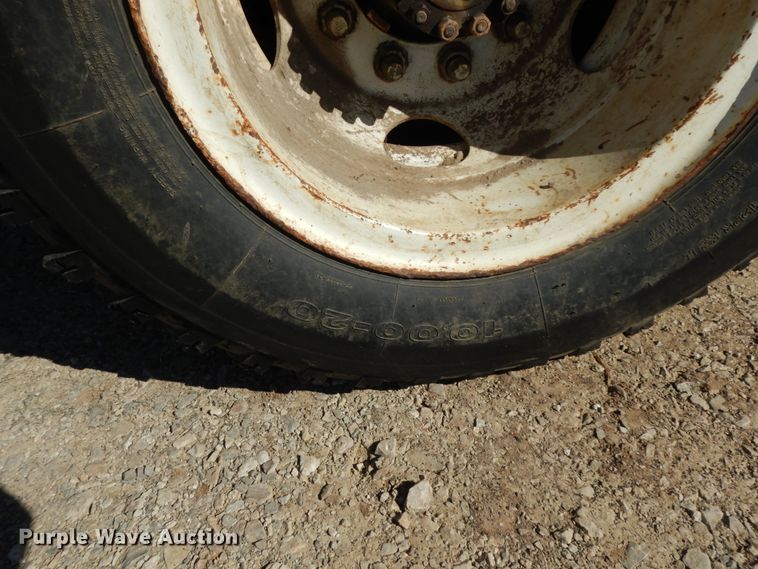 image for item DM2816 1990 Ford F700  dump truck