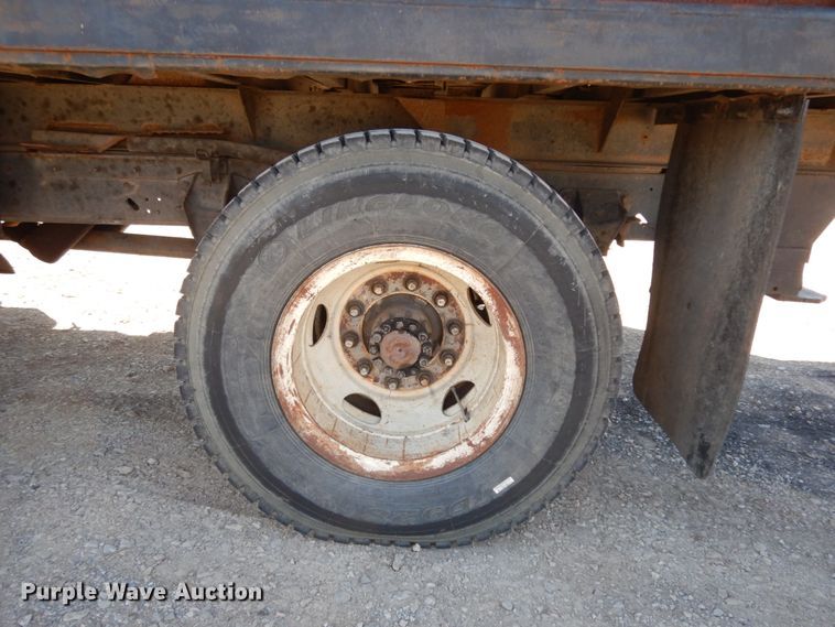 image for item DM2816 1990 Ford F700  dump truck
