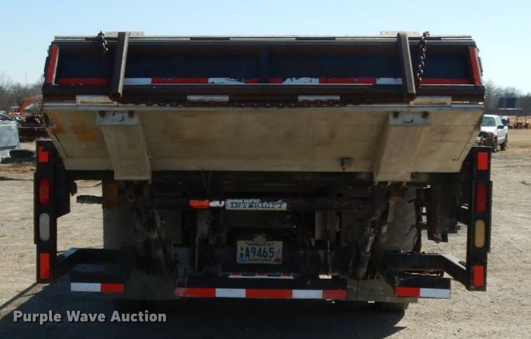 image for item DM2819 2000 GMC 7500  flatbed truck