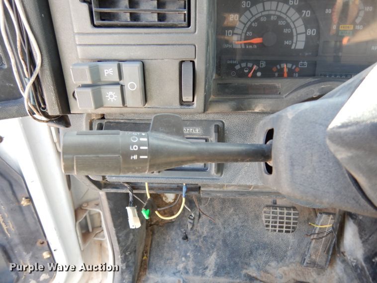 image for item DM2819 2000 GMC 7500  flatbed truck