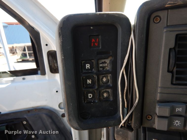 image for item DM2819 2000 GMC 7500  flatbed truck