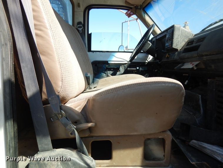 image for item DM2819 2000 GMC 7500  flatbed truck