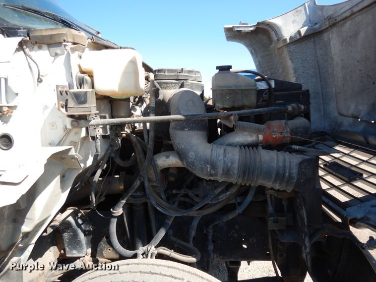 image for item DM2819 2000 GMC 7500  flatbed truck