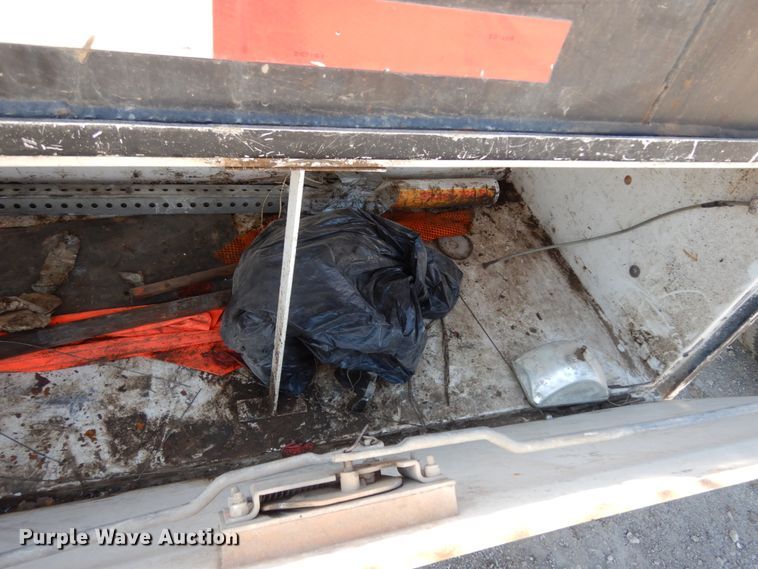 image for item DM2819 2000 GMC 7500  flatbed truck