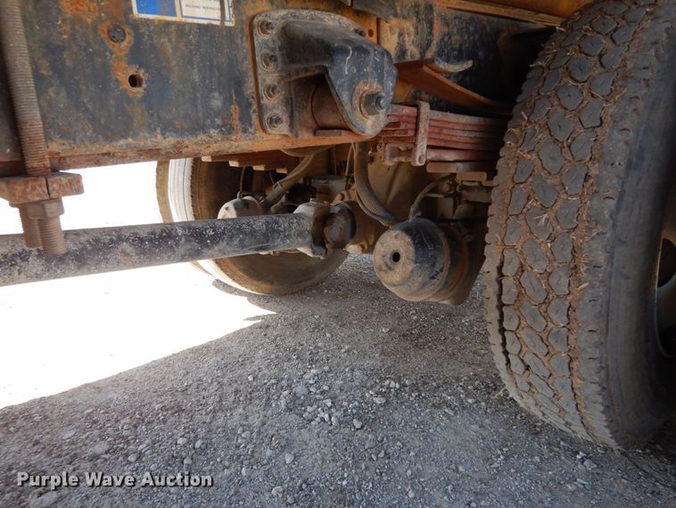 image for item DM2819 2000 GMC 7500  flatbed truck