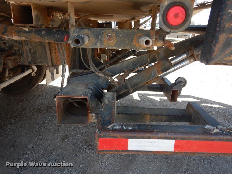 image for item DM2819 2000 GMC 7500  flatbed truck