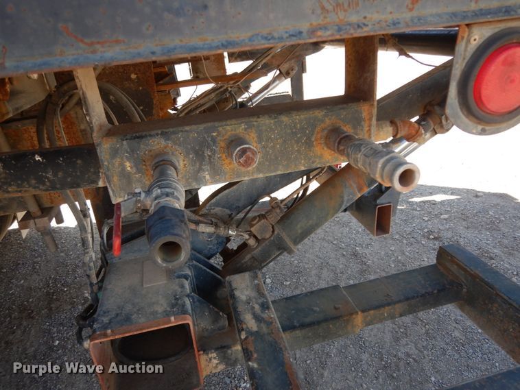 image for item DM2819 2000 GMC 7500  flatbed truck