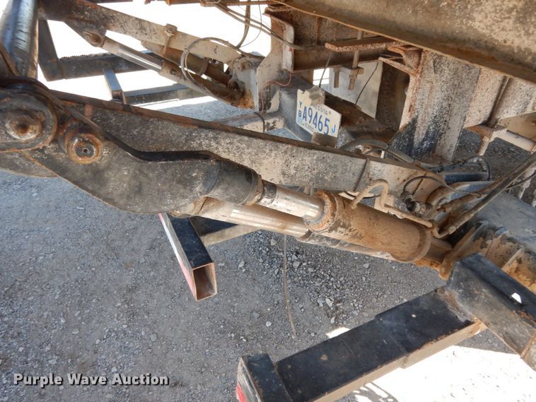 image for item DM2819 2000 GMC 7500  flatbed truck