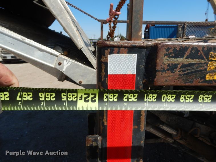 image for item DM2819 2000 GMC 7500  flatbed truck