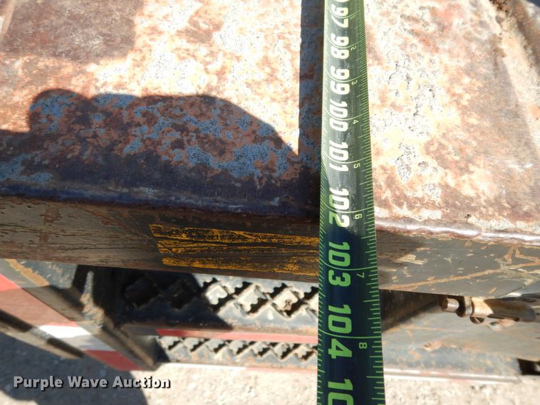 image for item DM2819 2000 GMC 7500  flatbed truck