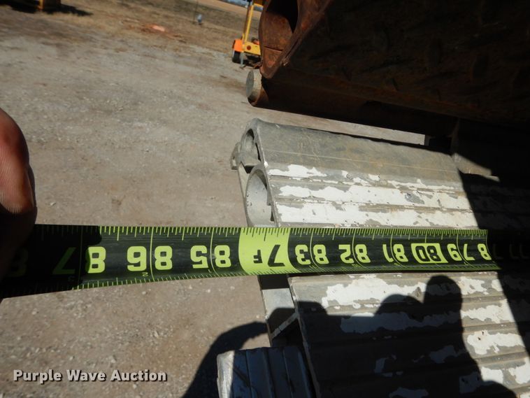 image for item DM2819 2000 GMC 7500  flatbed truck