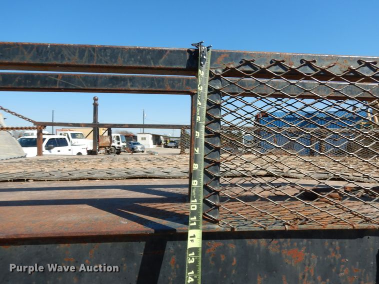 image for item DM2819 2000 GMC 7500  flatbed truck