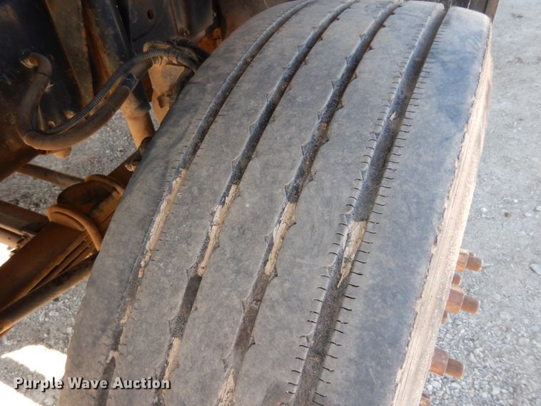 image for item DM2819 2000 GMC 7500  flatbed truck