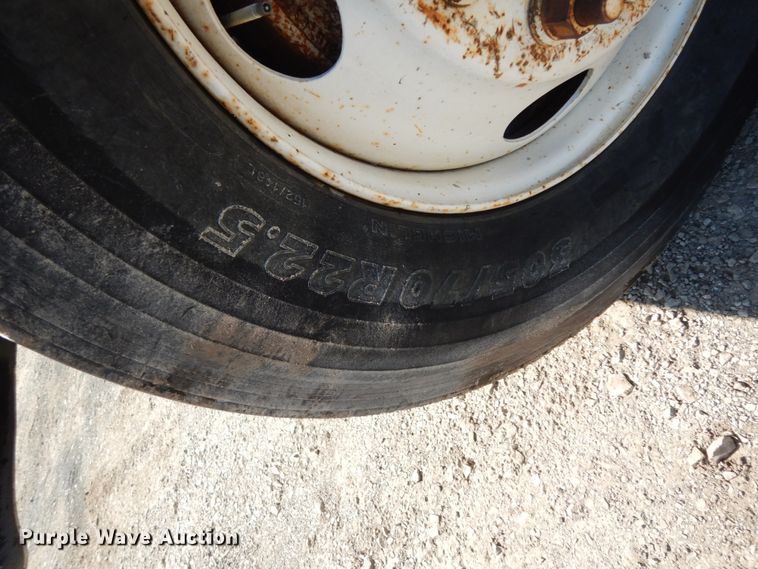 image for item DM2819 2000 GMC 7500  flatbed truck