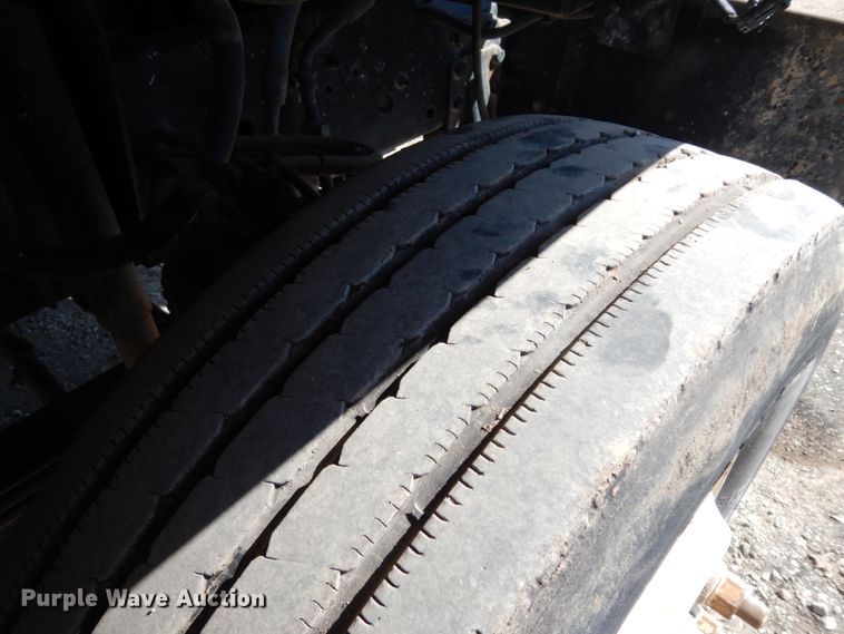 image for item DM2819 2000 GMC 7500  flatbed truck