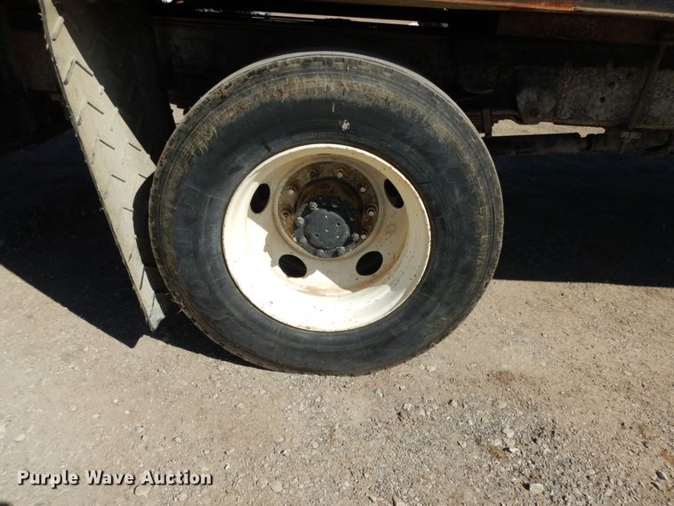 image for item DM2819 2000 GMC 7500  flatbed truck