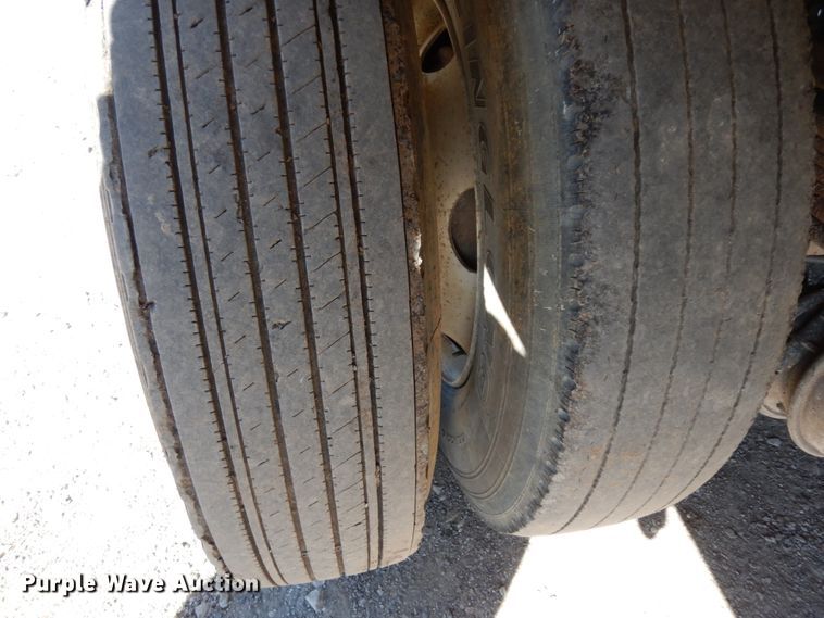 image for item DM2819 2000 GMC 7500  flatbed truck