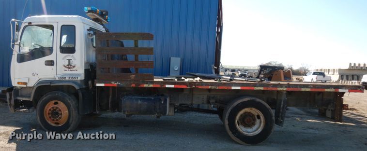 image for item DM2821 1999 Isuzu FTR  flatbed truck