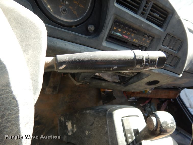 image for item DM2821 1999 Isuzu FTR  flatbed truck