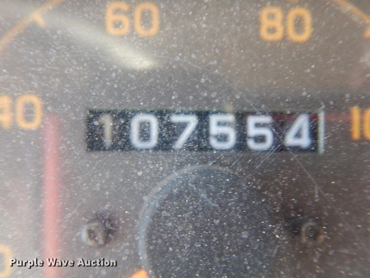 image for item DM2821 1999 Isuzu FTR  flatbed truck