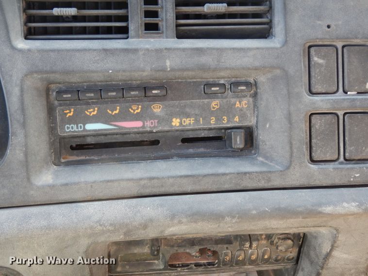 image for item DM2821 1999 Isuzu FTR  flatbed truck