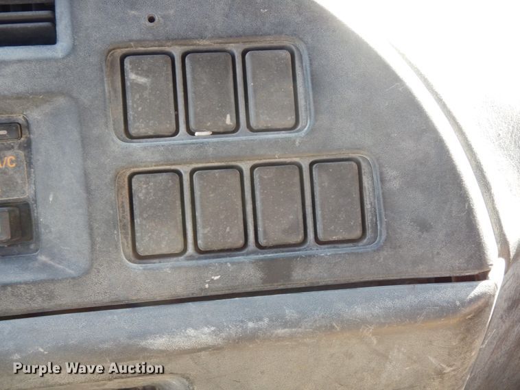 image for item DM2821 1999 Isuzu FTR  flatbed truck