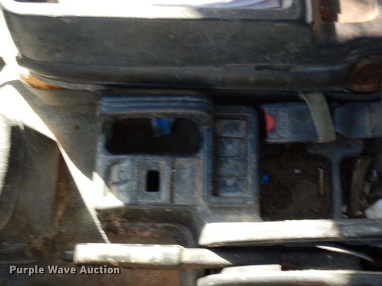 image for item DM2821 1999 Isuzu FTR  flatbed truck