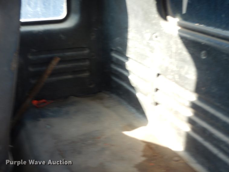 image for item DM2821 1999 Isuzu FTR  flatbed truck