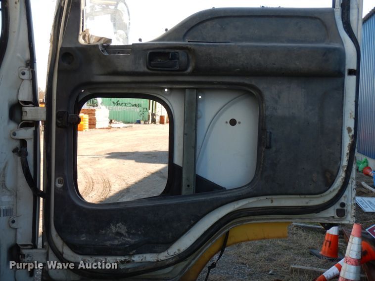 image for item DM2821 1999 Isuzu FTR  flatbed truck