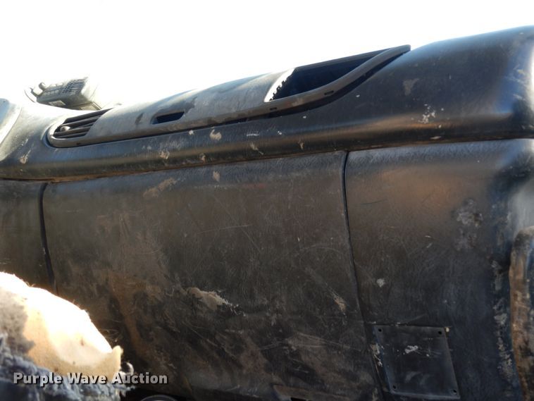 image for item DM2821 1999 Isuzu FTR  flatbed truck