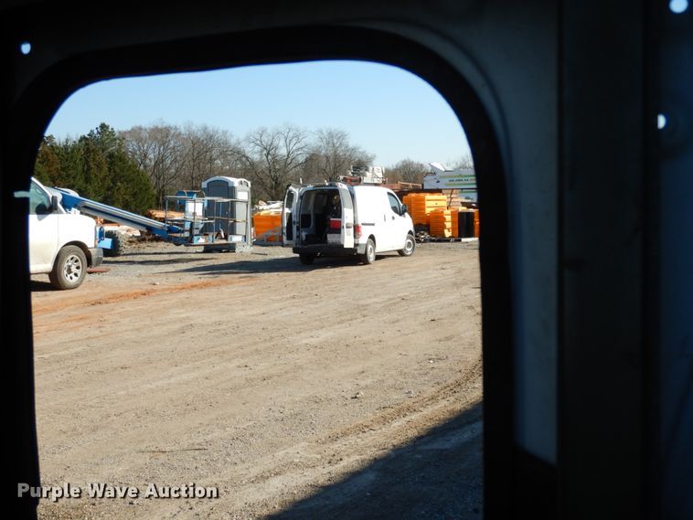 image for item DM2821 1999 Isuzu FTR  flatbed truck