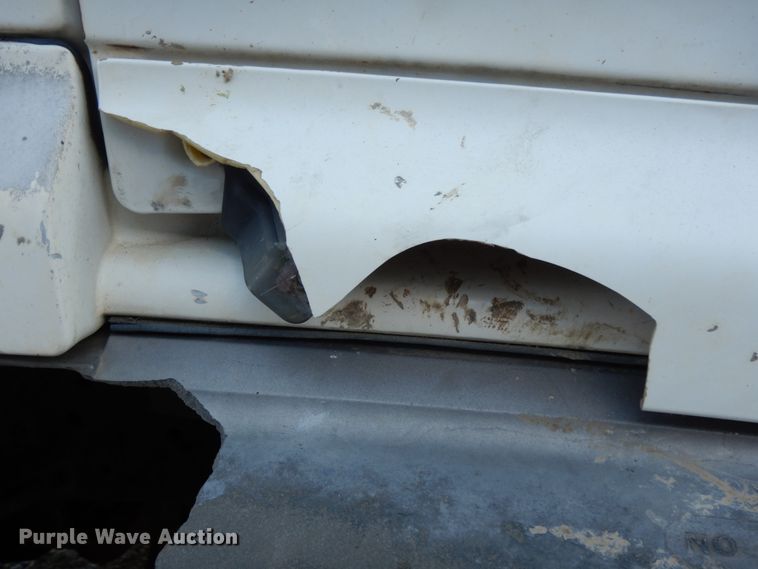 image for item DM2821 1999 Isuzu FTR  flatbed truck