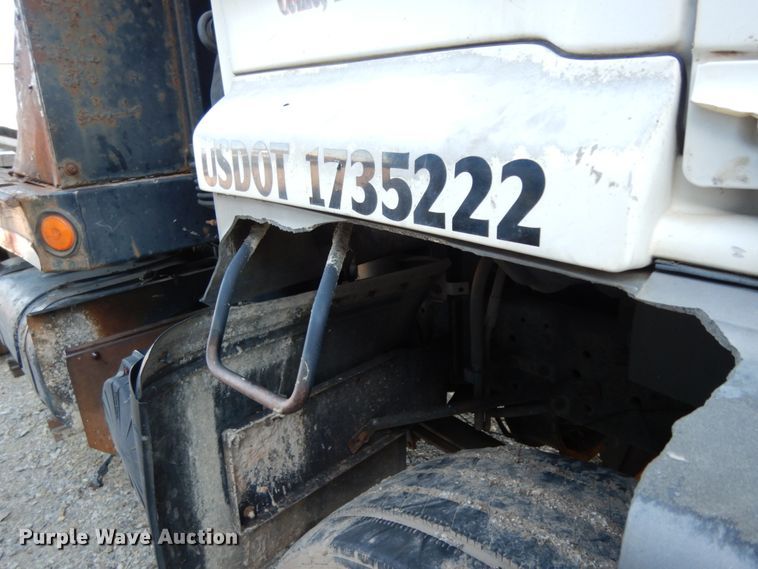 image for item DM2821 1999 Isuzu FTR  flatbed truck