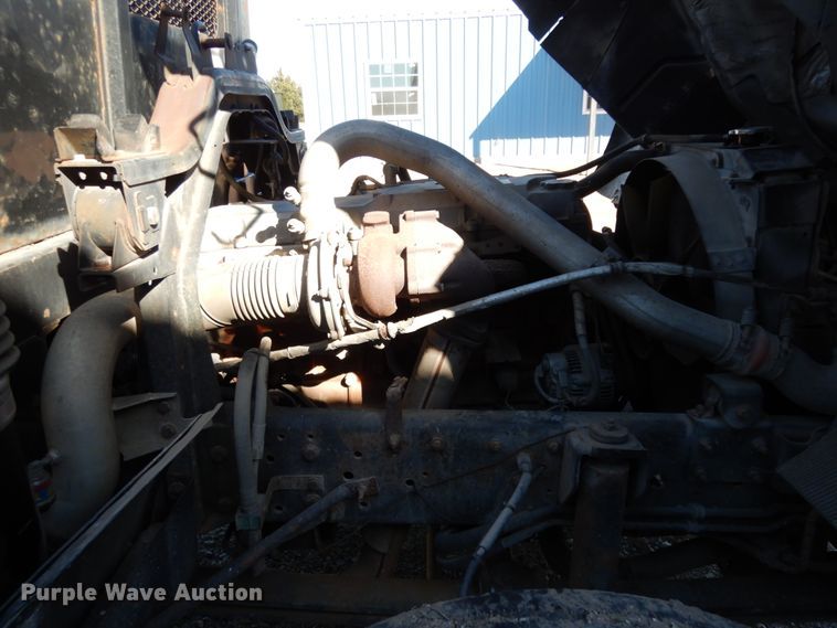 image for item DM2821 1999 Isuzu FTR  flatbed truck