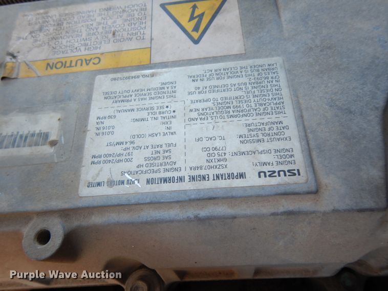 image for item DM2821 1999 Isuzu FTR  flatbed truck